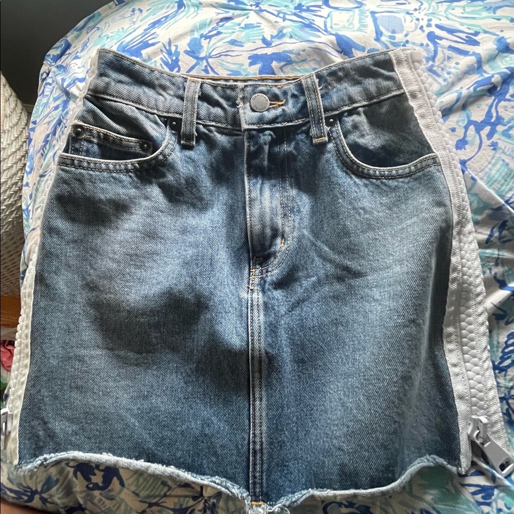 CARMAR DENIM SKIRT W/ ZIPPERS